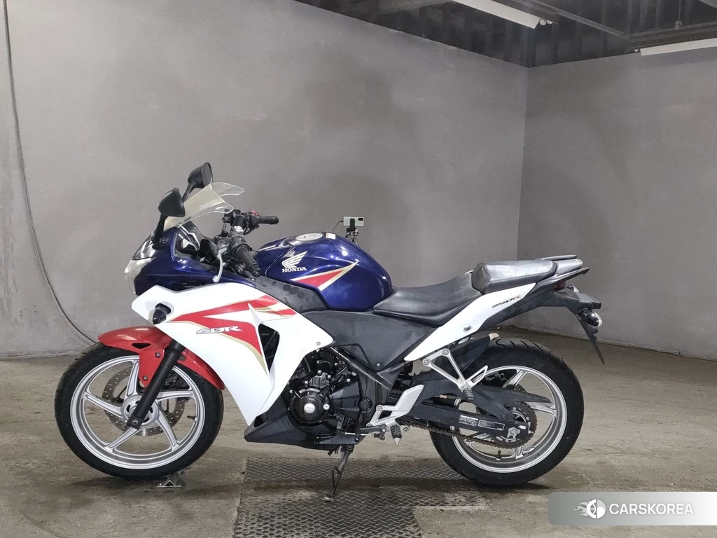 Проданный Honda CBR250R 2011 из Японии