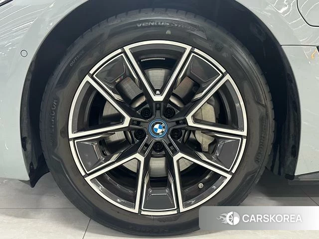 BMW i4 2023 Синий из Китая, фото 2