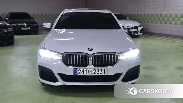 BMW 5 Series (G30) 2021 Белый из Кореи, фото 2