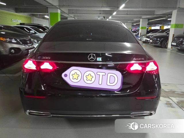 Mercedes-Benz E-Class W214 2024 Черный из Кореи, фото 2