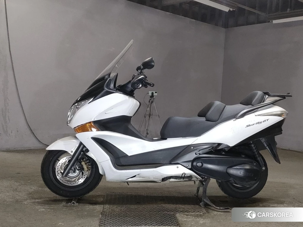 Проданный Honda SILVER WING 400 GT 2012 из Японии, фото 2
