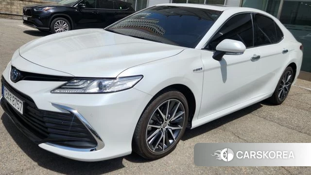 Toyota Camry (XV70) 2023 Белый из Кореи, фото 3