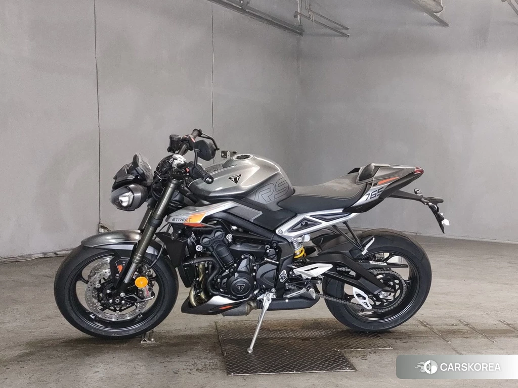 Проданный Triumph STREET TRIPLE 765 RS 2024 из Японии, фото 2