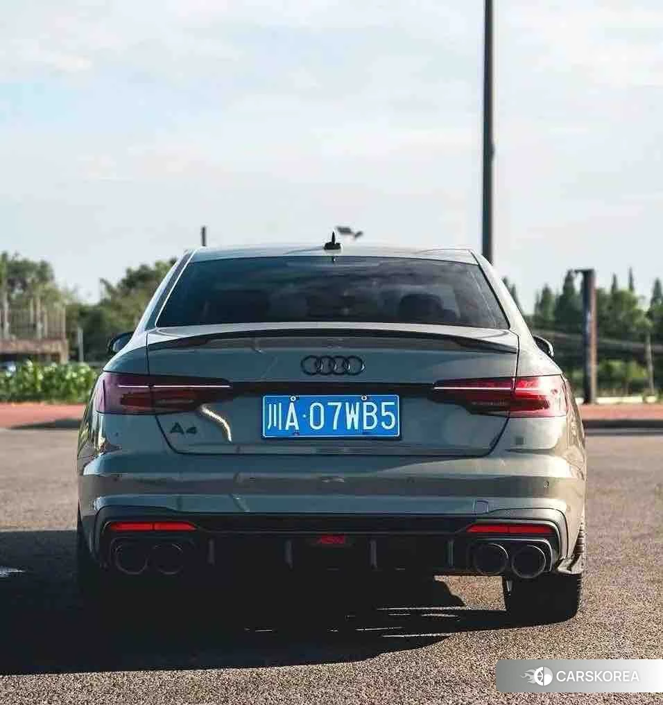 Audi S4 2021 Темно-серый из Китая, фото 2