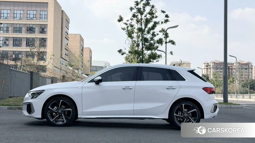 Audi A3 2023 Белый из Китая, фото 4