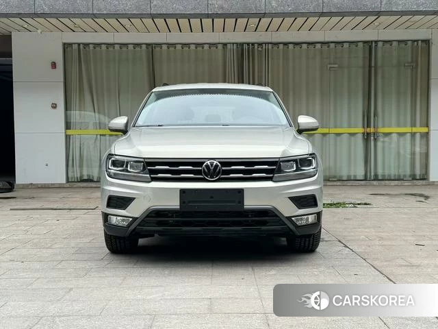 Volkswagen Tiguan L 2021 Шампань из Китая, фото 2