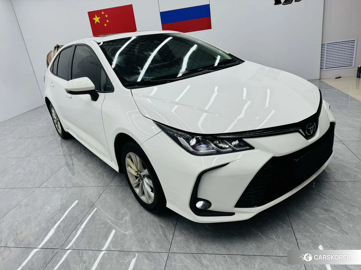 Toyota Corolla 2023 Белый из Китая, фото 4