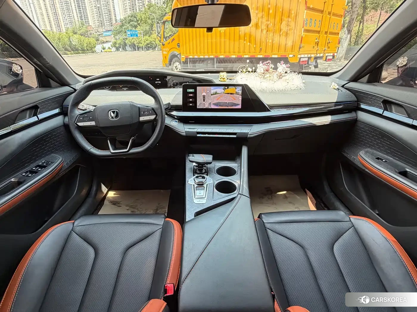 Chang'an UNI-V 2024 Red/purple из Китая, фото 2