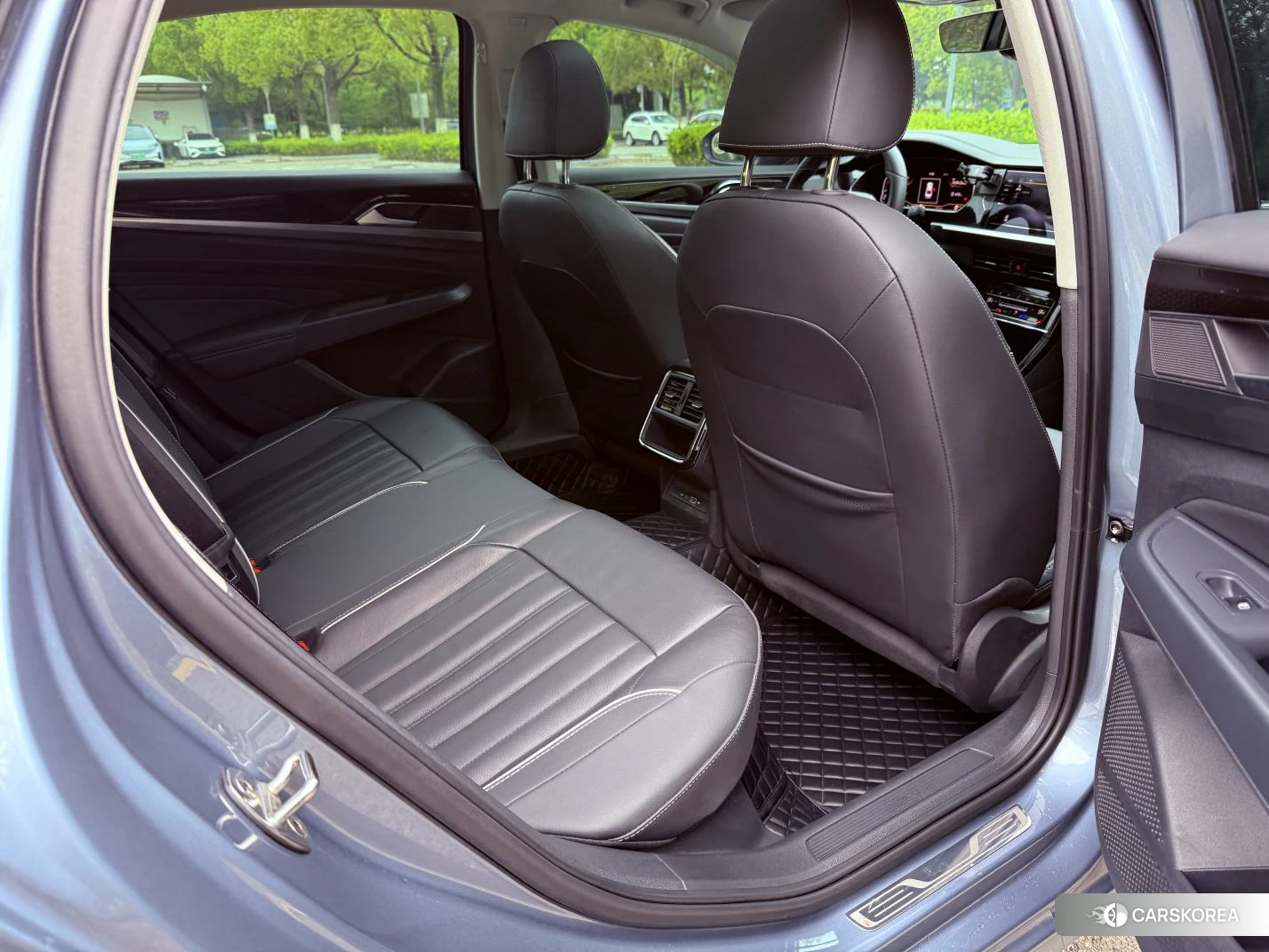 Volkswagen Passat id 4440625 из Китая 8
