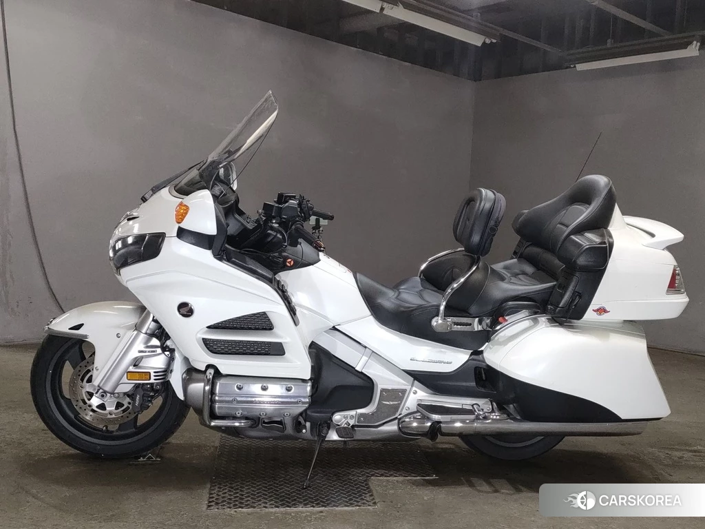 Проданный Honda GL1800 2012 из Японии