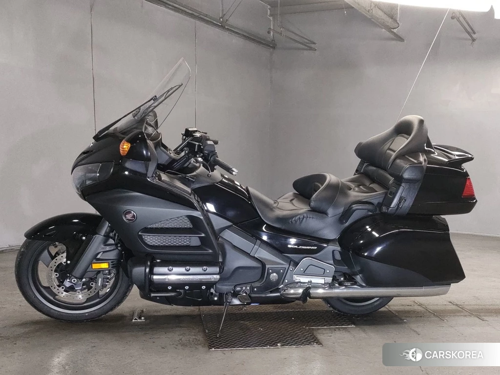 Проданный Honda GL1800 2014 из Японии