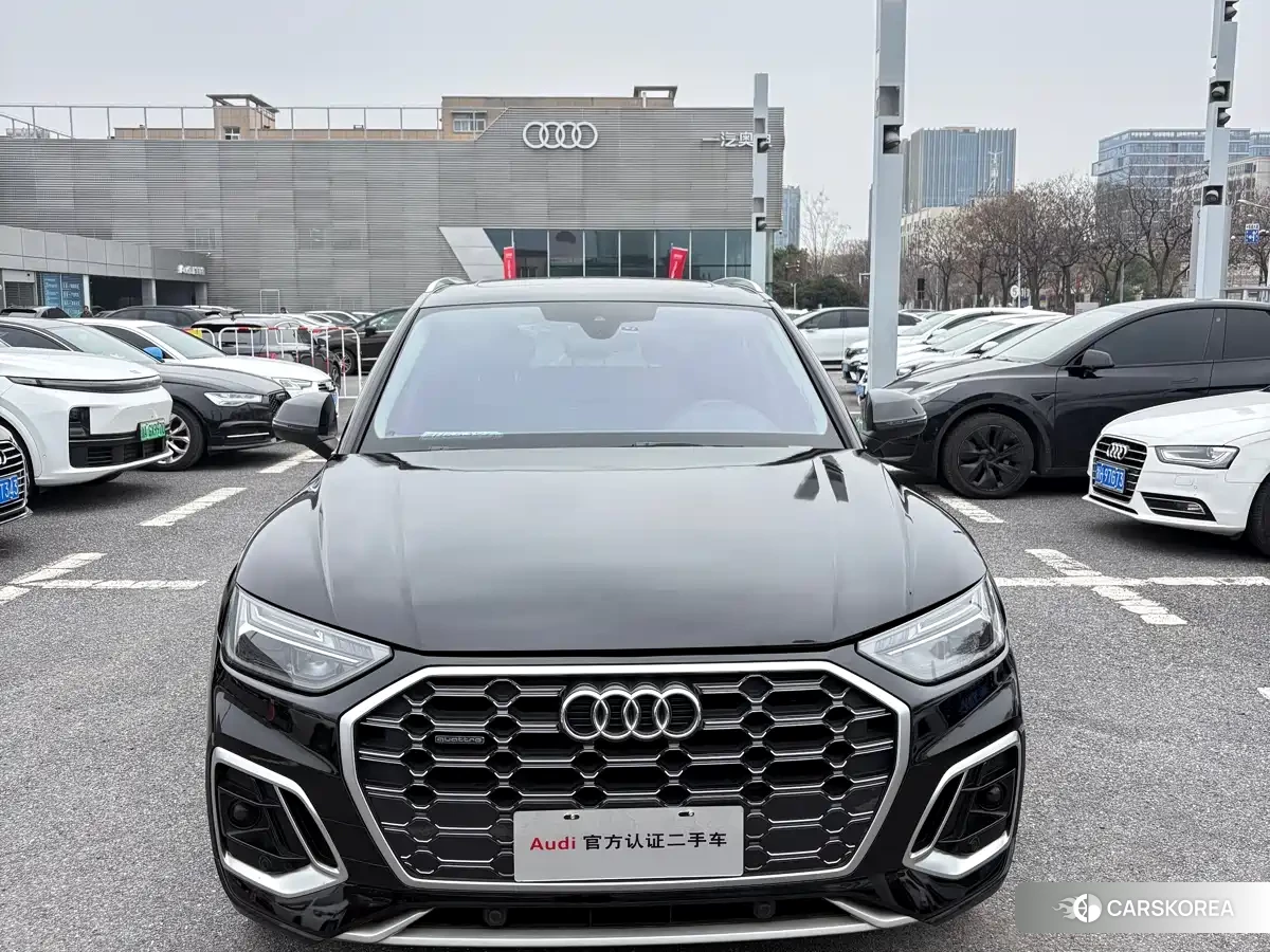 Audi Q5L 2022 Черный из Китая, фото 2