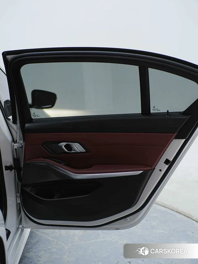 BMW 3 series id 4299590 из Китая 12