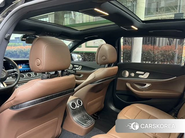 Mercedes-Benz E-class 2023 Черный из Китая, фото 6