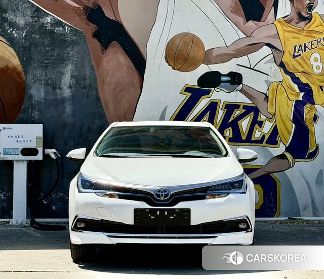 Toyota Corolla dual engine E+ 2022 Белый из Китая, фото 2