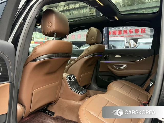 Mercedes-Benz E-class id 4273339 из Китая 9
