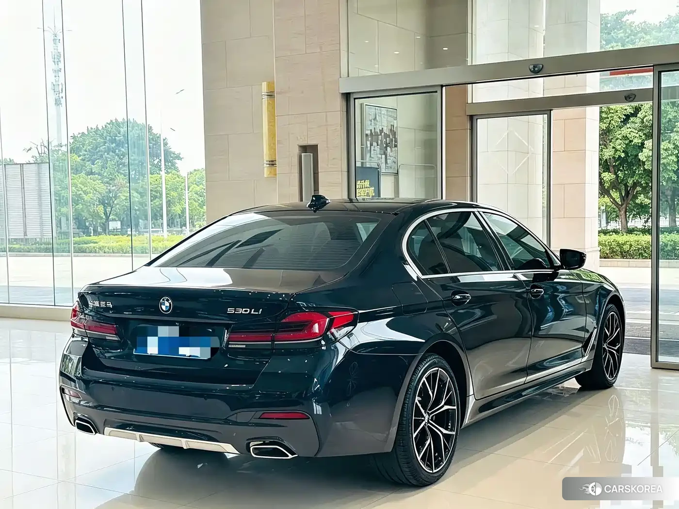 BMW 5 series 2023 Черный из Китая, фото 2