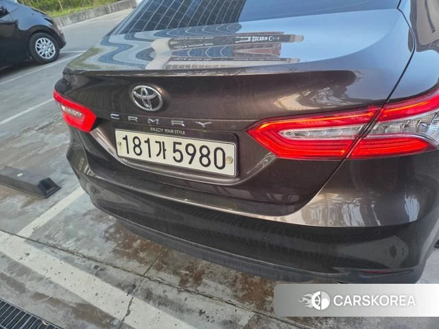 Toyota Camry (XV70) 2019 Коричневый из Кореи, фото 2