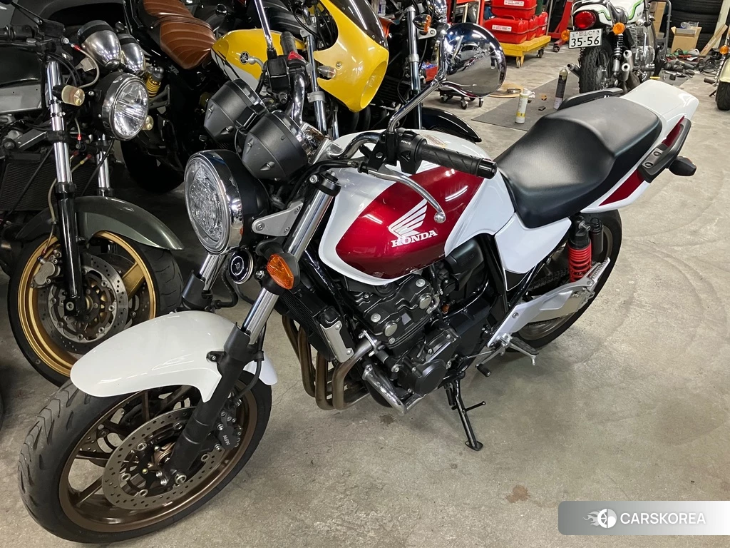 Проданный Honda CB400SF 2018 из Японии, фото 2