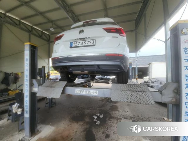 Volkswagen Tiguan second Generation 2020 Белый из Кореи, фото 2