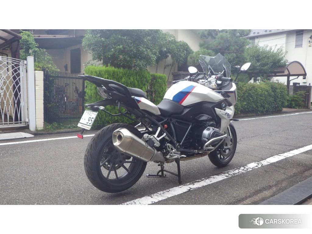 Проданный BMW R1200RS 2016 из Японии