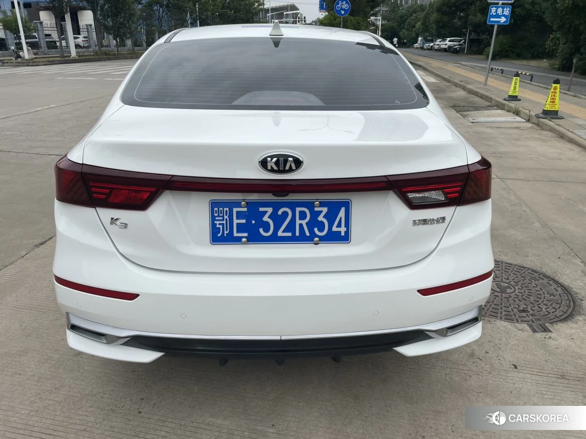 Kia K3 2021 Белый из Китая, фото 4