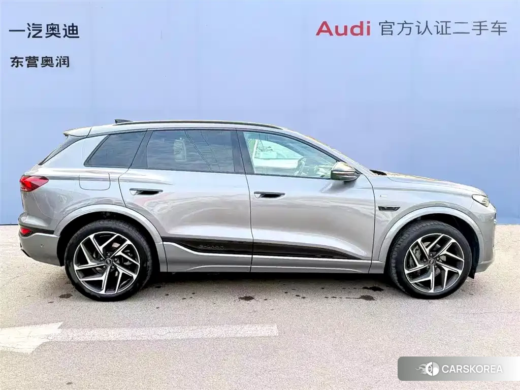 Audi Q6L 2025 Silver/gray из Китая, фото 2