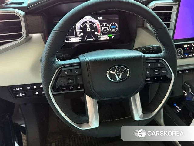 Toyota Sequoia 2025 Черный из Китая, фото 2