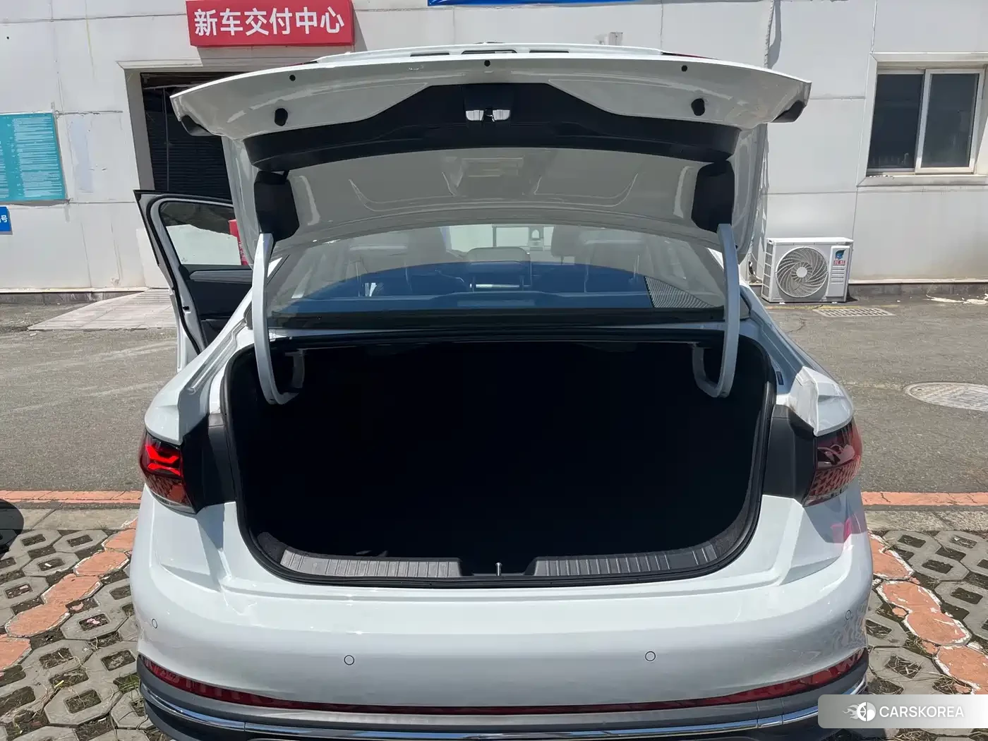 Volkswagen Sagitar 2026 Белый из Китая, фото 2