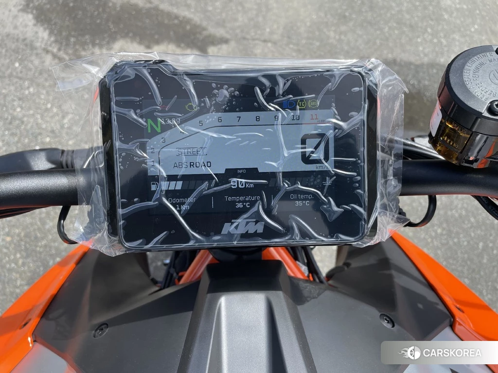 Проданный KTM 1290 SUPER DUKE R 2023 из Японии, фото 2