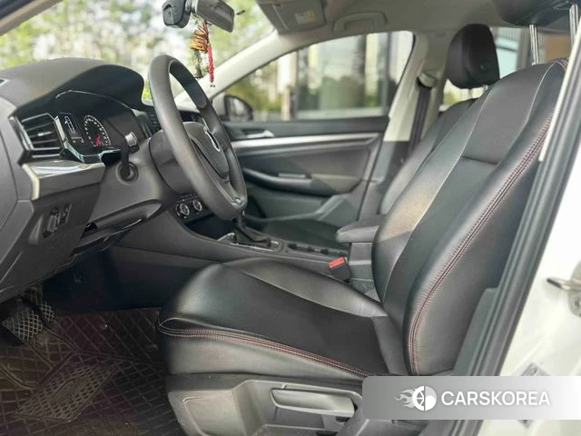 Volkswagen Bora 2021 Белый из Китая, фото 2