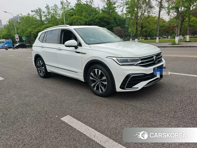 Volkswagen Tiguan L 2022 Белый из Китая, фото 2