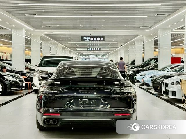 Porsche Panamera 2023 Черный из Китая, фото 2