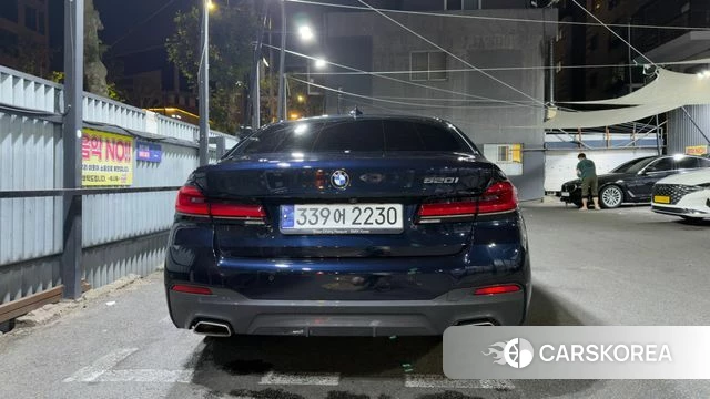 BMW 5 Series (G30) 2023 Черный из Кореи, фото 2