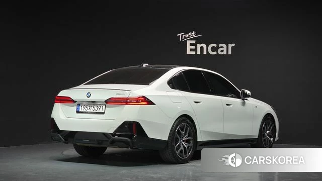 BMW 5 Series (G60) id 4528161 из Кореи 12