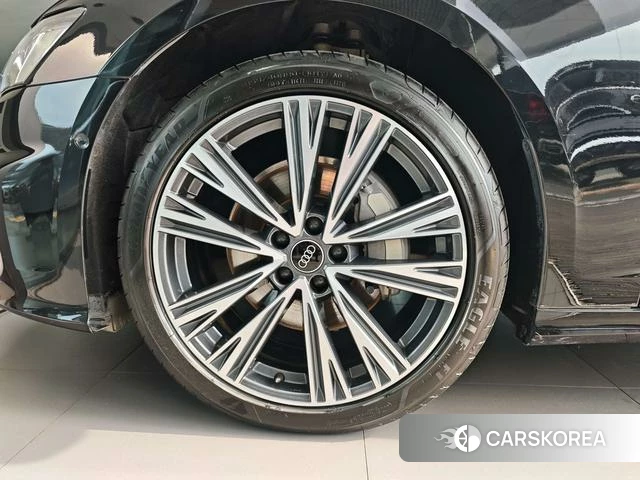 Audi A6L id 4274395 из Китая 9
