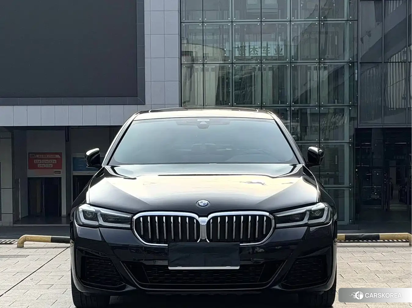BMW 5 series 2021 Черный из Китая, фото 2