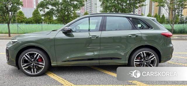 Audi Q5 (80A) 2025 Темно-зеленый из Кореи, фото 5