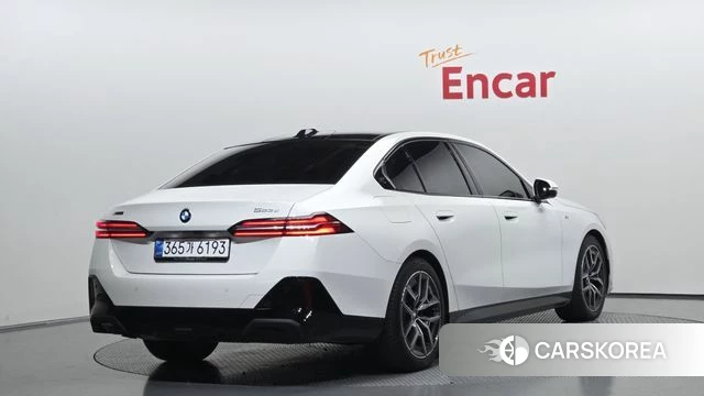 BMW 5 Series (G60) id 4870595 из Кореи 12