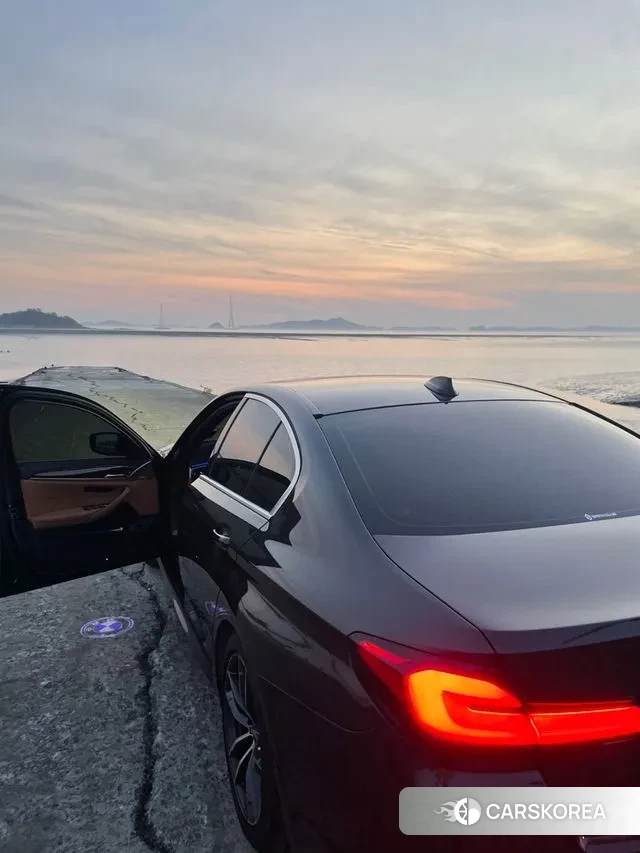 BMW 5 Series (G30) 2020 Серый из Кореи, фото 2