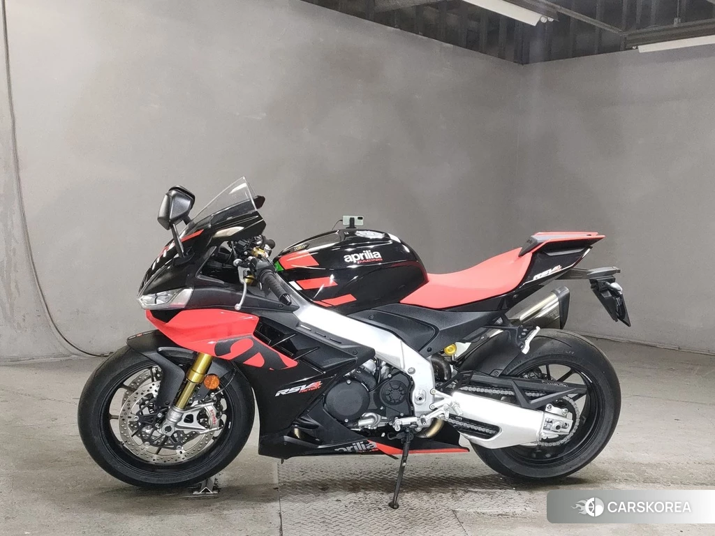 Проданный Aprilia RSV4 FACTORY 2021 из Японии