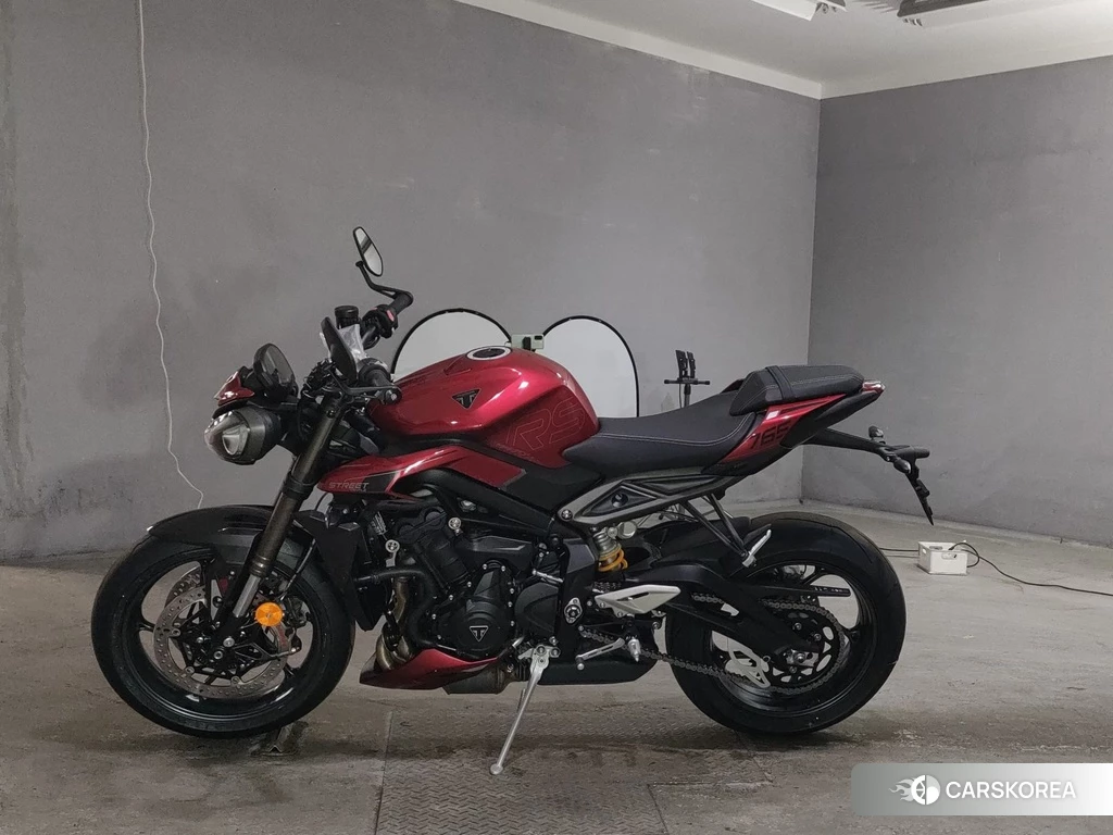 Проданный Triumph STREET TRIPLE 765 RS 2025 из Японии, фото 2