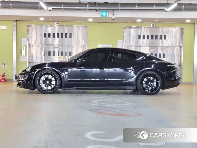 Porsche Taycan id 3472918 из Кореи 12