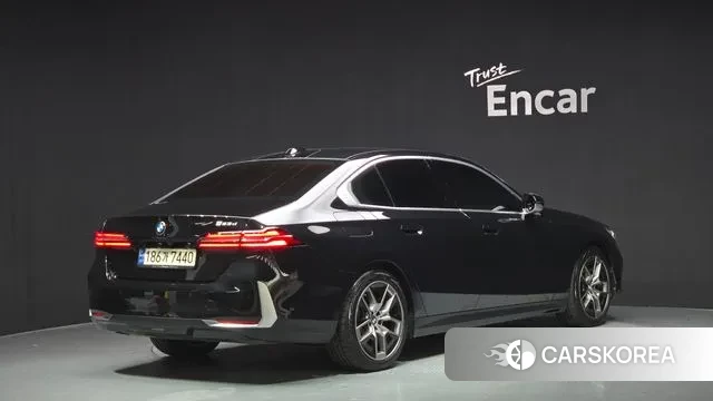 BMW 5 Series (G60) id 3310494 из Кореи 12