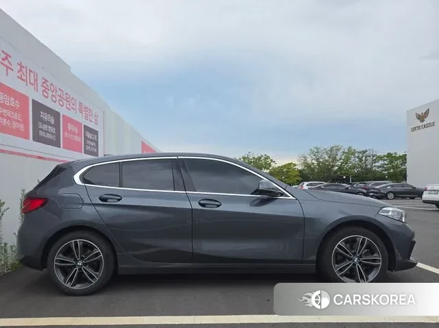 BMW 1 Series (F40) 2021 Серый из Кореи, фото 3