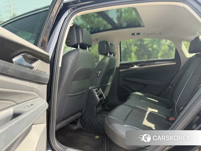 Volkswagen Passat 2023 Черный из Китая, фото 2