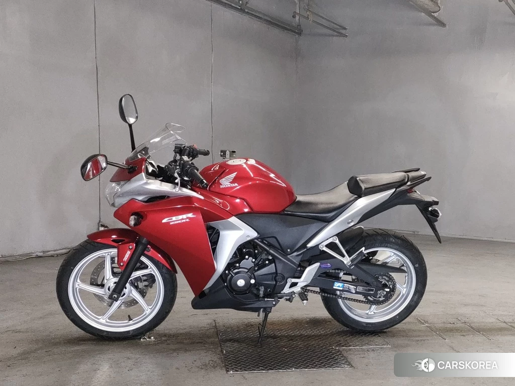 Проданный Honda CBR250R 2011 из Японии