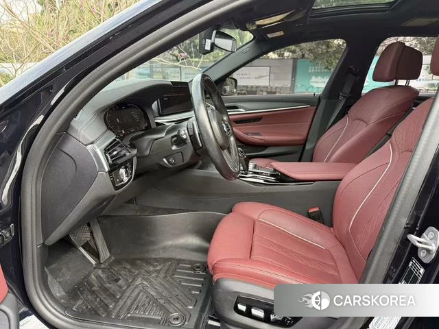 BMW 5 series 2022 Черный из Китая, фото 2