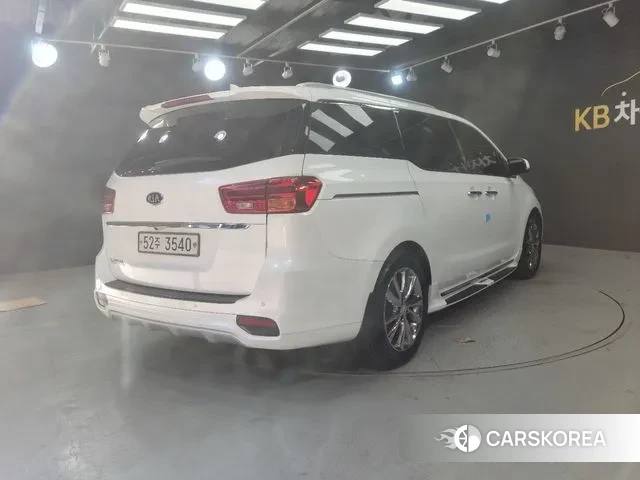 Kia The New Carnival id 3474719 из Кореи 12