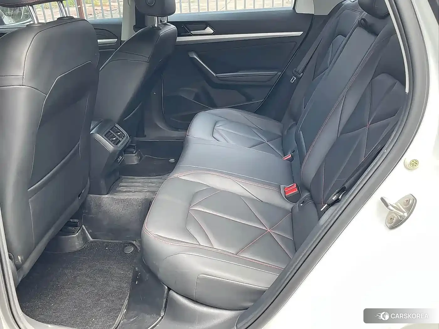 Volkswagen Lavida 2024 Белый из Китая, фото 2